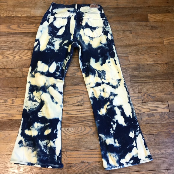 Levis Flair Distressed Jeans - Picture 6 of 6